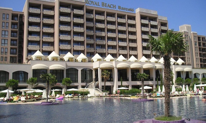 Sunny Beach Apartment | Royal Beach Apartment 5* complex in the centre of Sunny Beach with free Wi-Fi