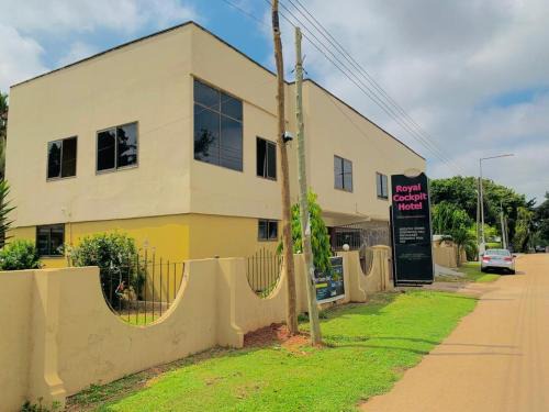 Kumasi Hotel | Royal Cockpit Hotel