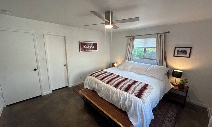 Parker Lane House | Royal Retreat – Cozy Luxe 2BR Near Downtown