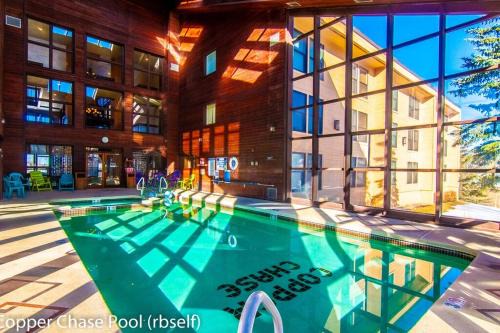 Brian Head Apartment | Royal Vista II Pool-Spa Ski-in out Gym, Sauna, Laundry, BBQ