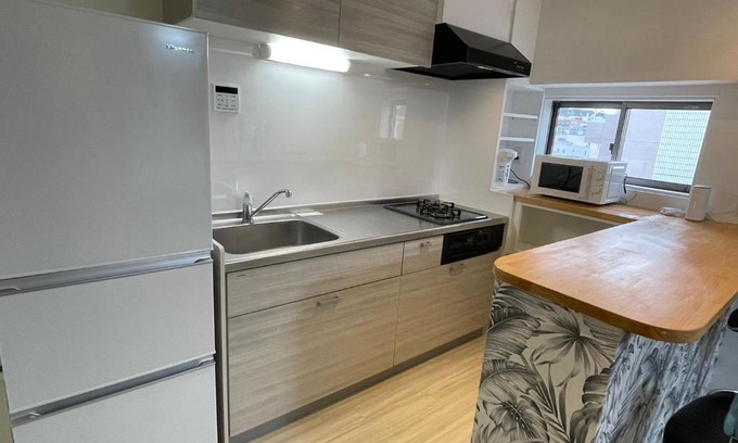 Yokosuka Apartment | ROYAL YONEGAHAMA ｌ米が浜通