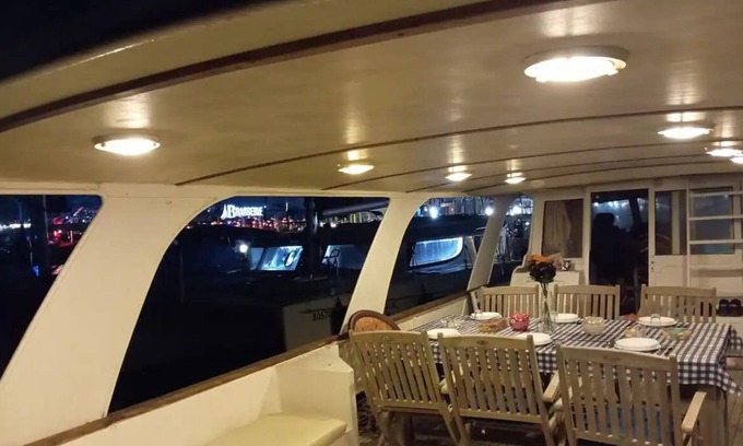 Ashkelon Boat Rental | RoyalSeaSuite Events & Birthdays