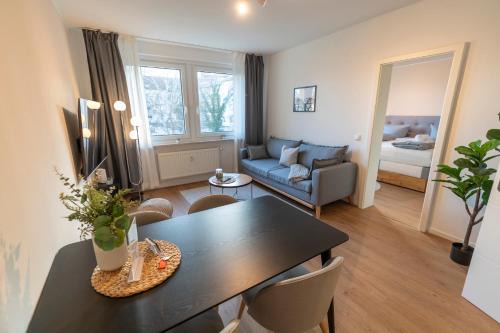 Magdeburg Apartment | RR - Stylish Apartment 50qm - WIFI - Washer - TV