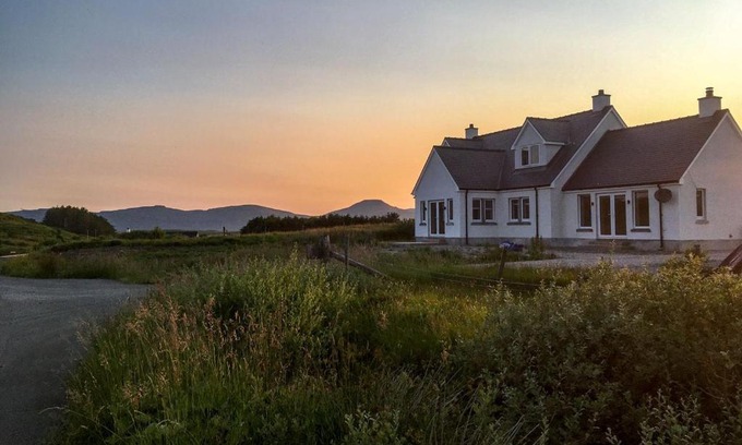 Caroy House | Ruadh