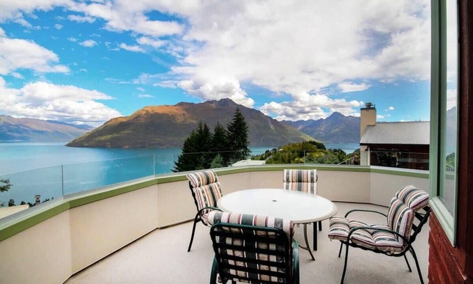 Fernhill House | Ruby's Fernhill Vista