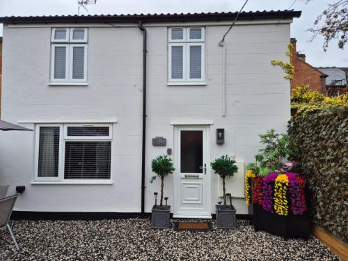 Rugby Villa | Rugby Coach House, Central location, 5 star rating