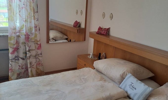 Untermerzbach Apartment | Ruhige Ferienwohnung für bis zu Zwei Personen mit Balkon