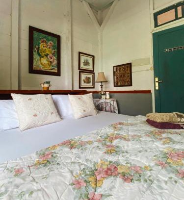 Ambarita Bed & Breakfast | Ruma Kaca Simanindo Bed&Breakfast