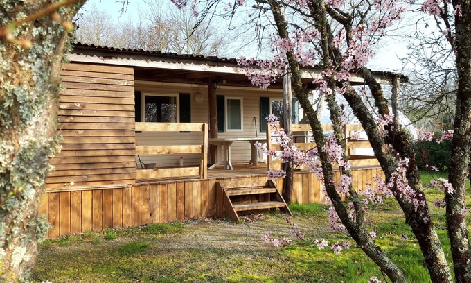 Gourge House | Rural accommodation 8-10 pers. : heated swimming pool, ponies, fishing, Puy du Fou