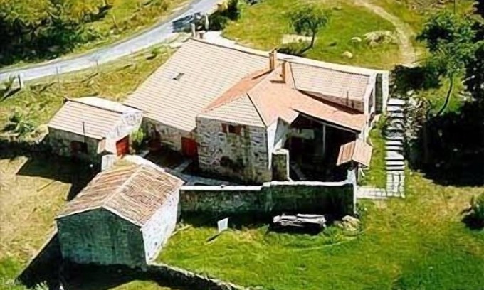 Montederramo Cottage | Rural apartment Caserío da Castiñeira for 4 people