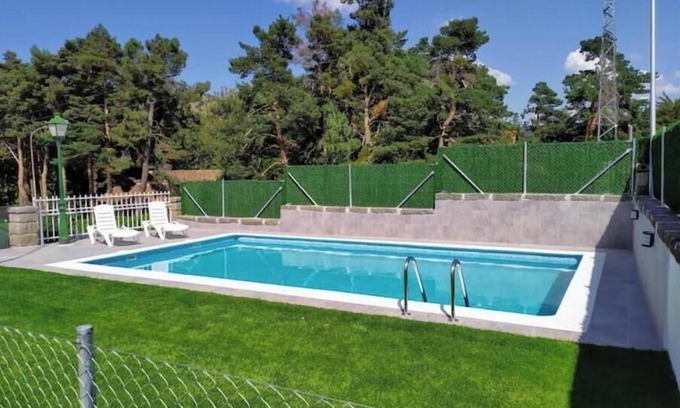 San Rafael Ski Chalet | Rural house in Segovia. Luisa's Garden
