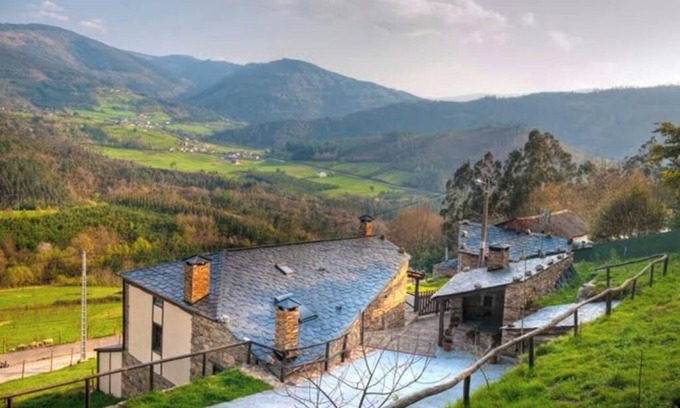 Aldeguer Cottage | Rural House Lugo (APARTMENT A LAREIRA)