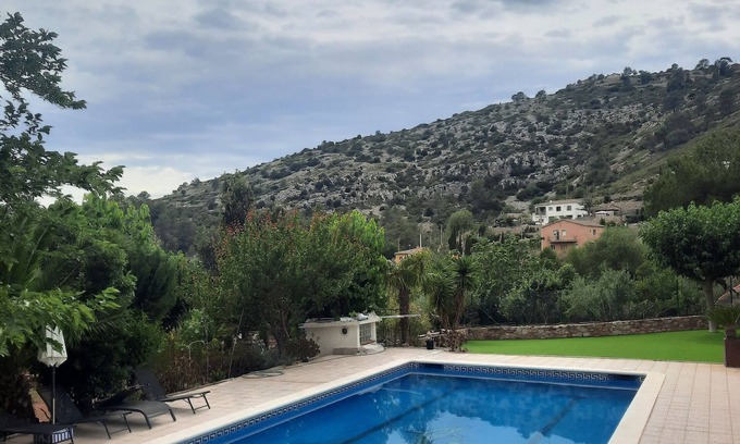 Olesa de Bonesvalls Cottage | Rural house surrounded by nature