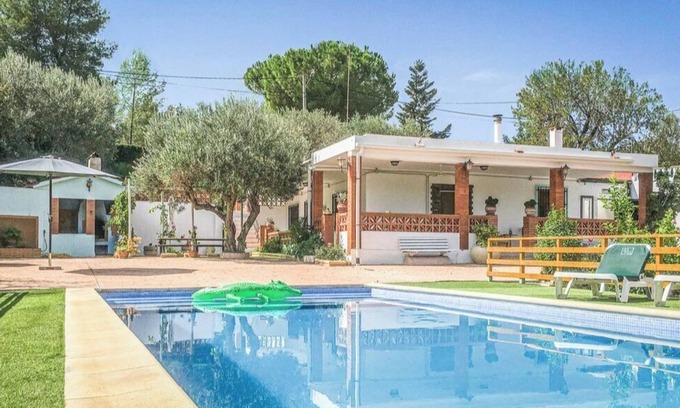 Avinyonet del Penedes House | Rural house touching the garraf natural park