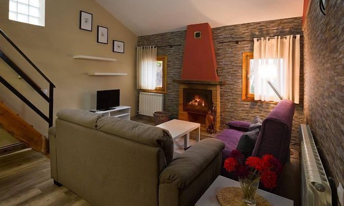 Anon de Moncayo Cottage | rural house with private garden and barbecue.
