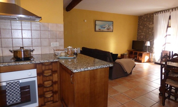 Capmany Villa | Rural house with pool and jacuzzi (Albera, Can Llobet)