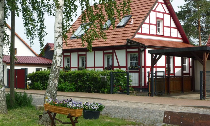 Utzberg Apartment | Rural idyll with proximity to the city of ERFURT/WEIMAR. Breakfast on request