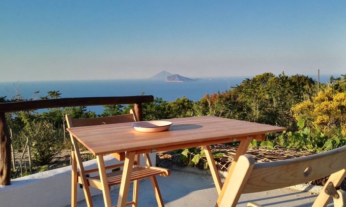 Quattropani Villa | Rural villa in typical Aeolian style
