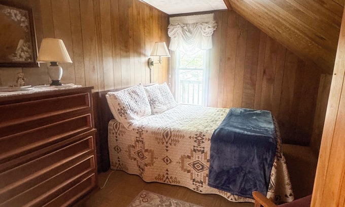 Wolfeboro Cottage | Rust Pond, Wolfeboro NH, Beautiful, Quiet Lakefront Chalet, "Campbellot"