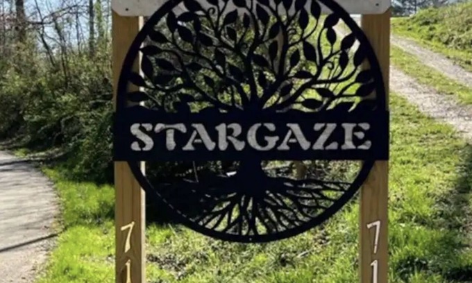 Campton Cabin | Rustic 1 BR, Pet Friendly Cabin Near Red River Gorge