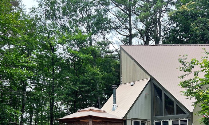 Center Conway House | Rustic Cottage in Conway, perfect for your getaway!