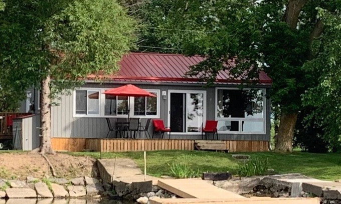 Edwardsburgh/Cardinal Cottage | Rustic Cottage- North Channel