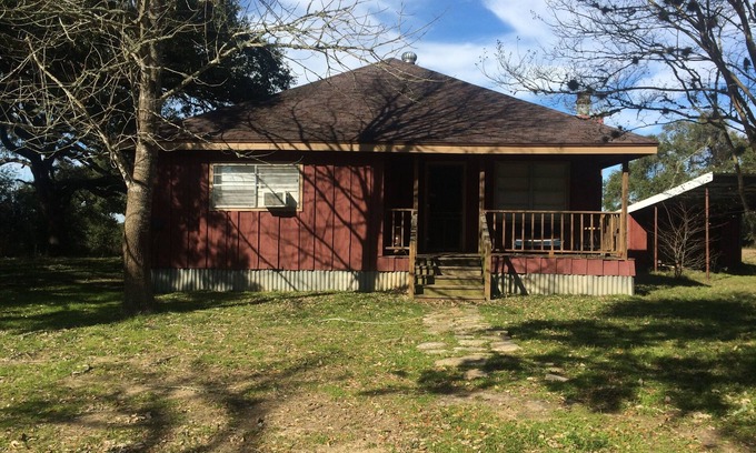 Brenham House | Rustic Farmhouse near Brenham/College Station