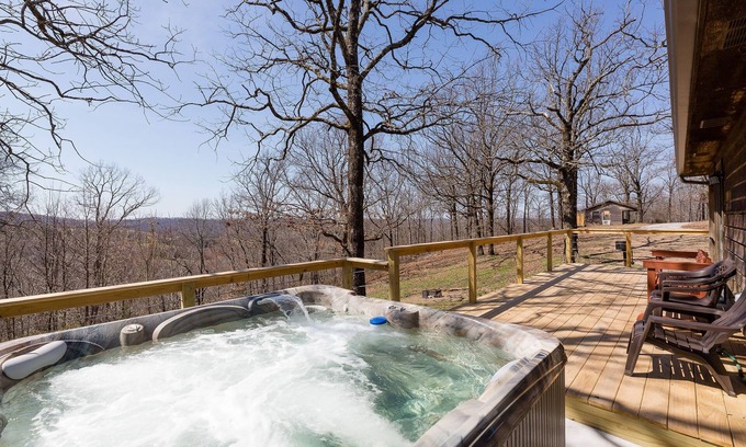Mountainburg Cabin | Rustic Fox Den Cabin with a Hot Tub