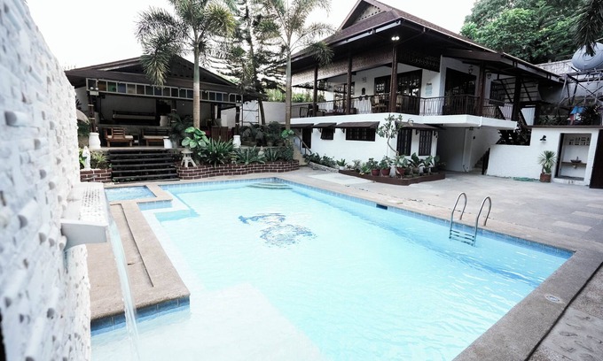 Silang Resort | Rustic getaway near Tagaytay City with Pool