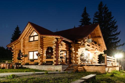 Calatele Ski Chalet | Rustic Home