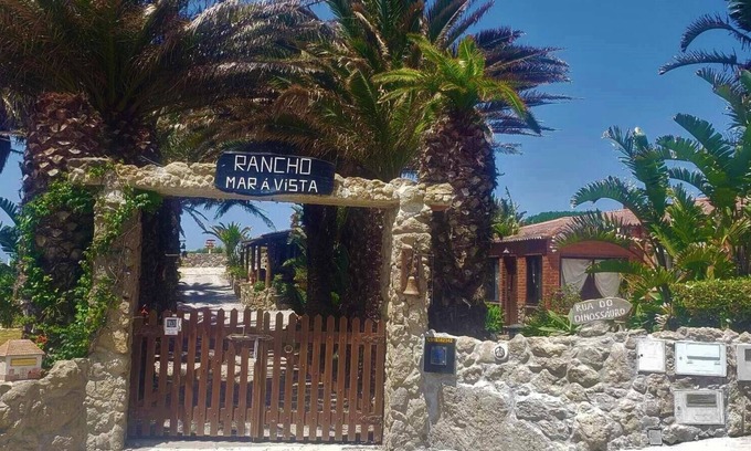 Ribamar Cottage | Rustic House in Falésia