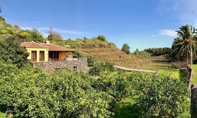 Brena Baja Villa | RUSTIC HOUSE LA MONTAÑA