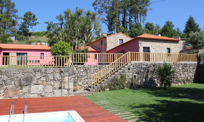 Paredes de Coura Cottage | Rustic house overlooking the mountains