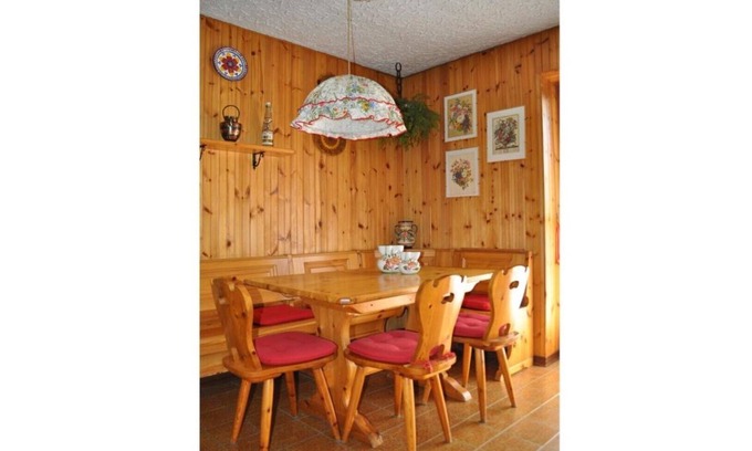 Sauze d'Oulx House | Rustic in the Chapelle complex