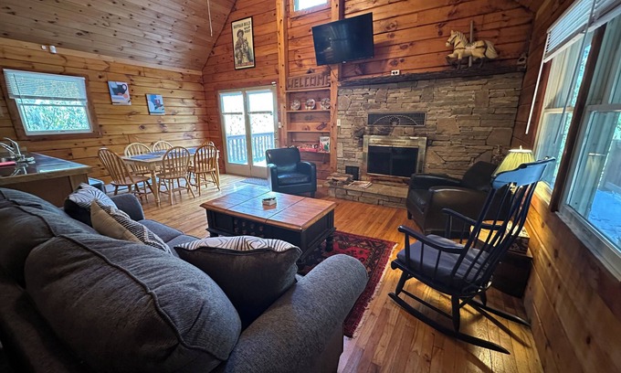 Champion Cabin | Rustic Log Cabin Nestled in Mountain Laurel Near 7 Springs/Hidden Valley