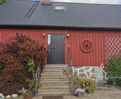 Lovestad Apartment | RUSTIC MAID´S ROOM