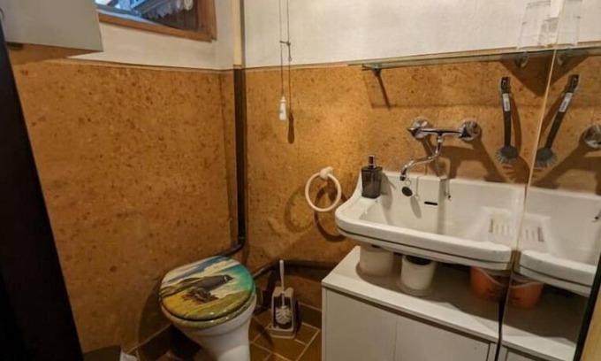 Oberursel Apartment | Rustic monteur room close to nature