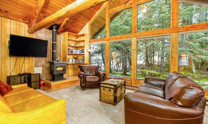 Alyeska Cabin | Rustic mountain cabin with wood stove, spacious deck, private W/D