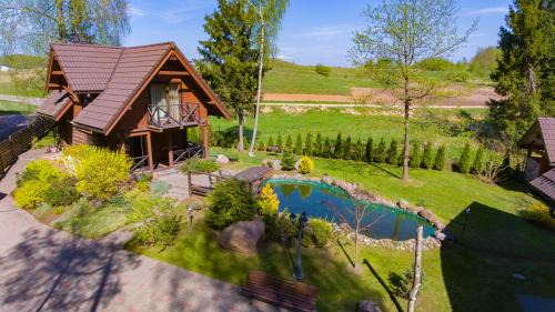 Gratiskes House | Rustic private Cabin in woods w/Sauna & Pool