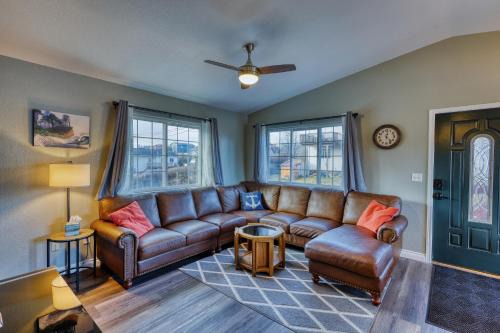 Kodiak Apartment | Rustic Retreat Charming 2 Bedroom Apt Sleeps 4