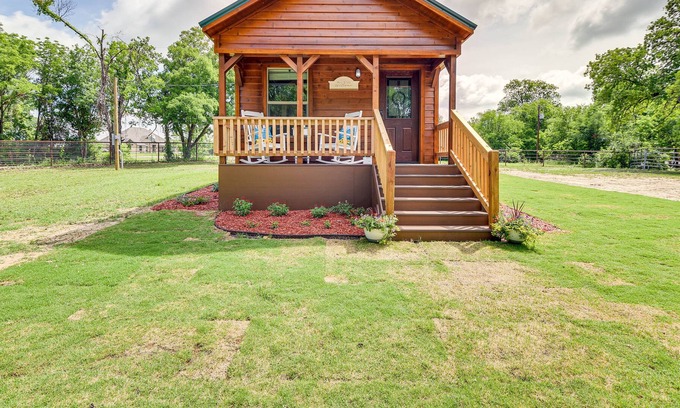 Weatherford Cottage | Rustic Texas Getaway w/Grill on 30 Acres