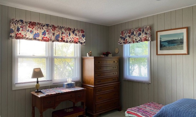 Nashua Cabin | Rustic Three Bedroom Cabin with 28 Foot Dock on Cedar Lake - Nashua, Iowa