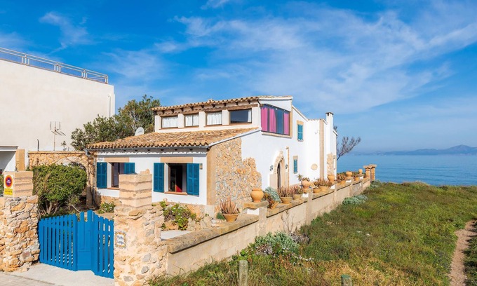 Urbanizacion S'Estanyol House | Rustic Vacation Home “Casa Punta Llarga” with Sea View