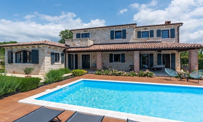 Baderna Villa | Rustic Villa Noce with pool
