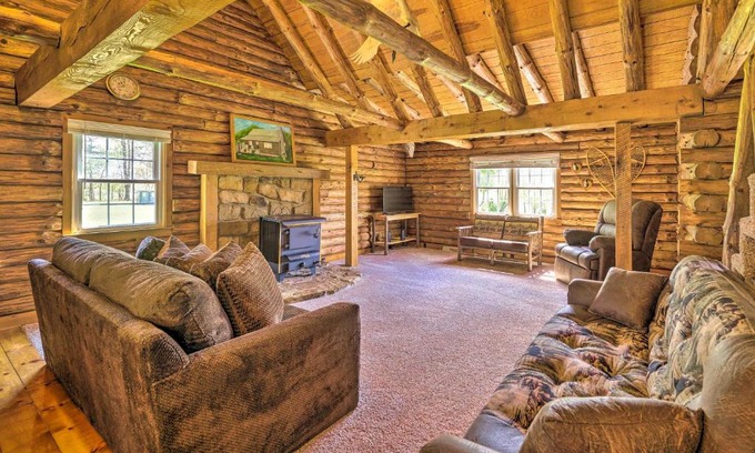 Zanesville House | Rustic Zanesville Getaway with Expansive Yard!