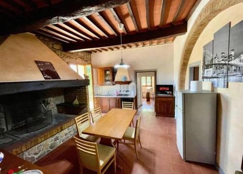 Alberi Apartment | Rustico Jacuzzi & Wine