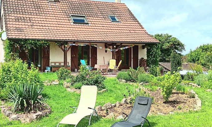 Curgy Apartment | Rustig huis in de natuur, bourgogne nn