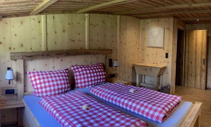 Leutasch Apartment | "rustikal" Appartement - Öfnerhof