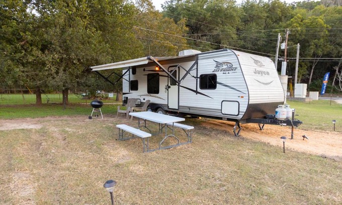 New Braunfels House | Rv Adventure - River Access - Float, Swim, Fish!