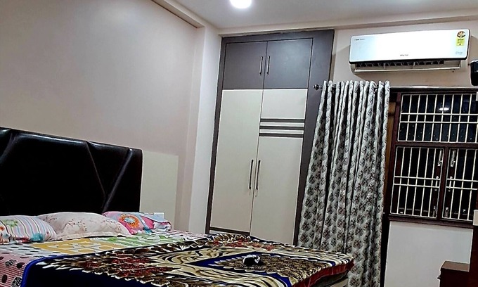 Mahmoorganj Apartment | RvINN.
